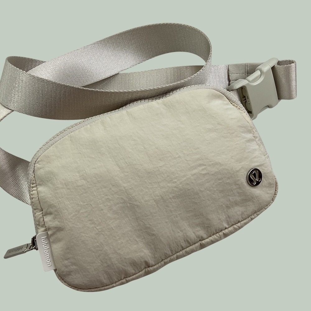 Lululemon Everywhere Belt Bag 1L Light Ivory Cream Crinkle Nylon LU9B78S